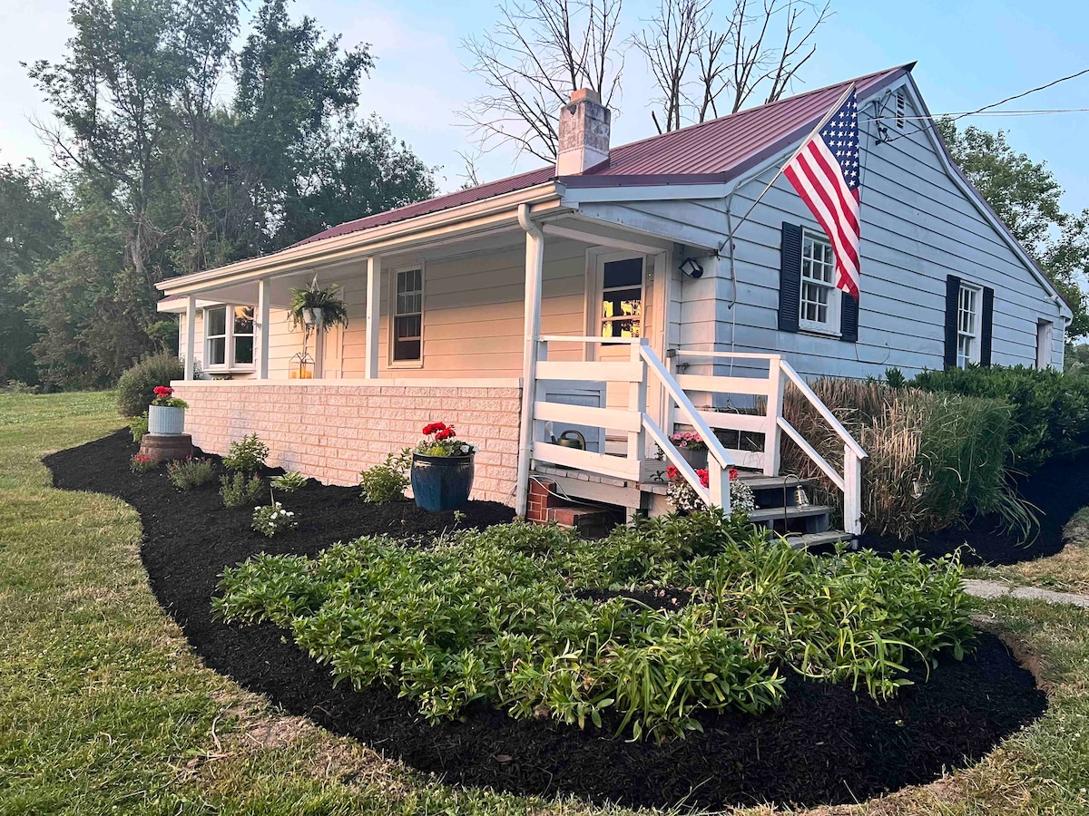 Cozy Farm Cottage