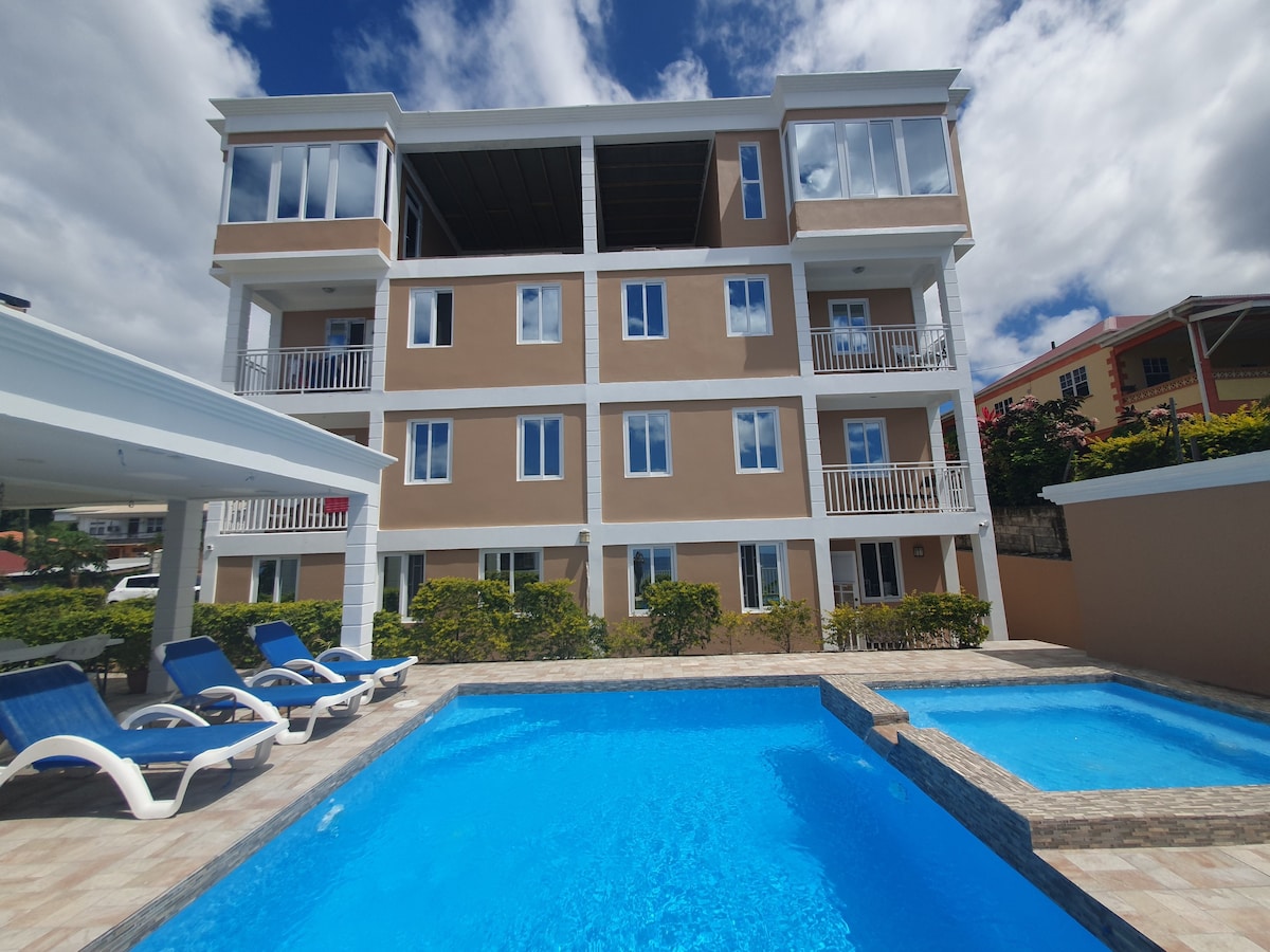 Lovely Ocean & Pool view 2-Bedroom Apartment