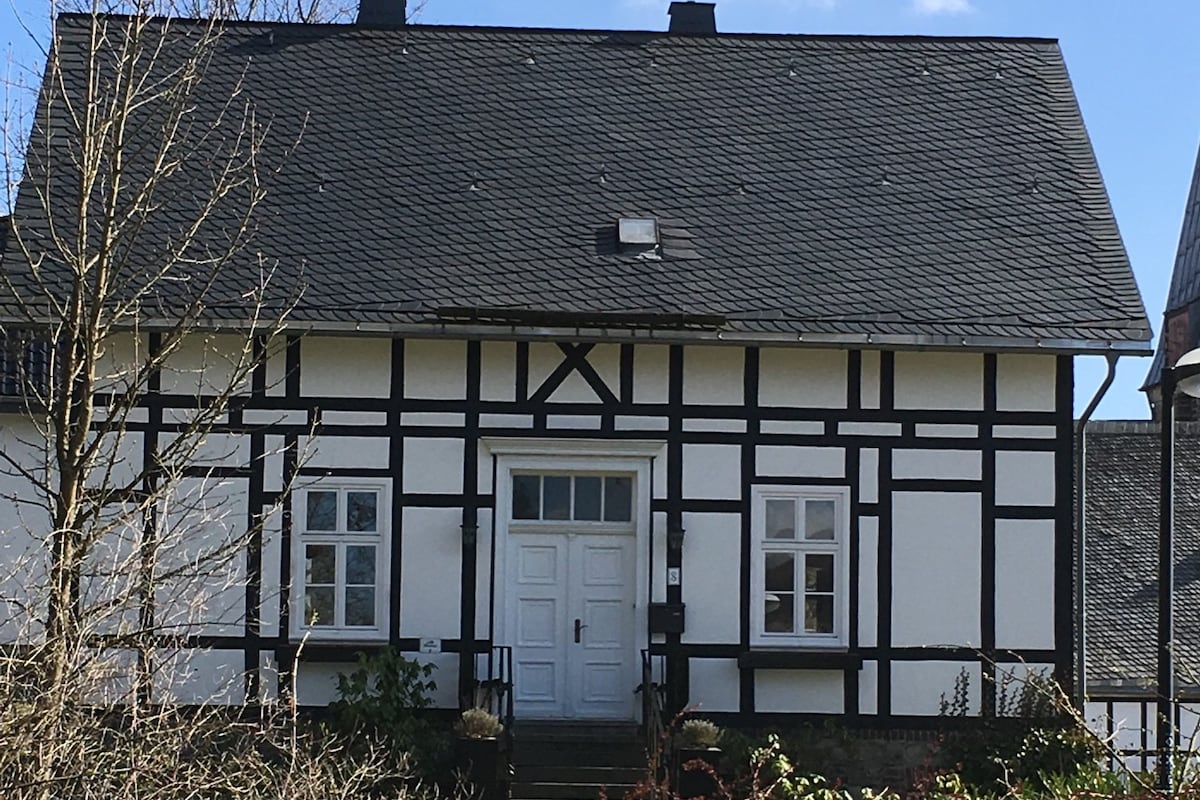 Sauerland的迷人住宅「Alte Försterei」