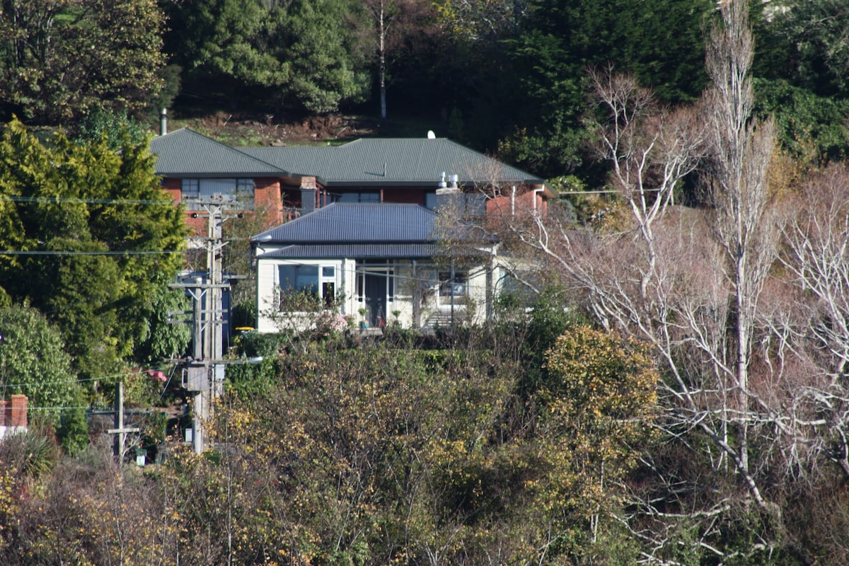 Roseneath Cottage B&B （双人+单人床/房间）