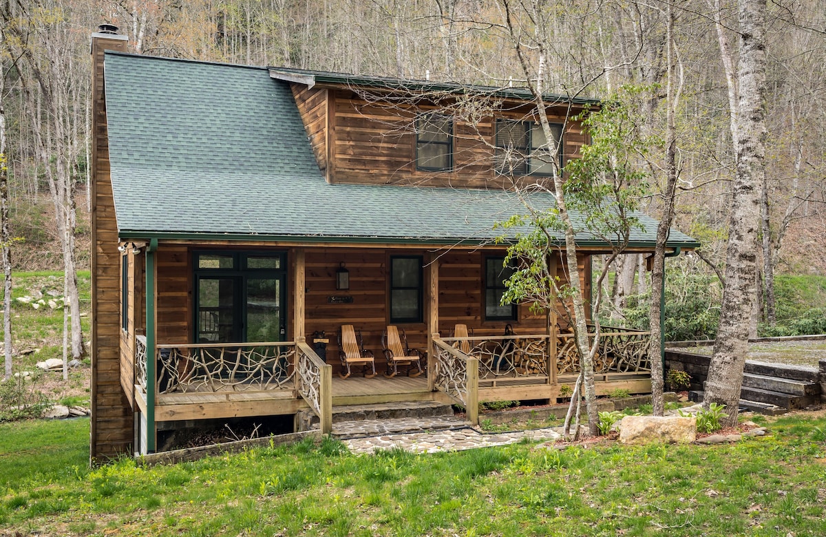 Rushing Creek Cabin - w/ Outdoor Fire Pit