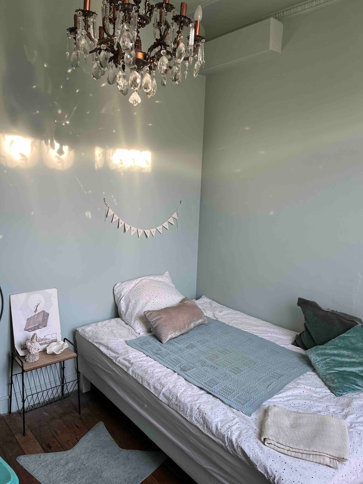 巴黎艺术家公寓单人卧室