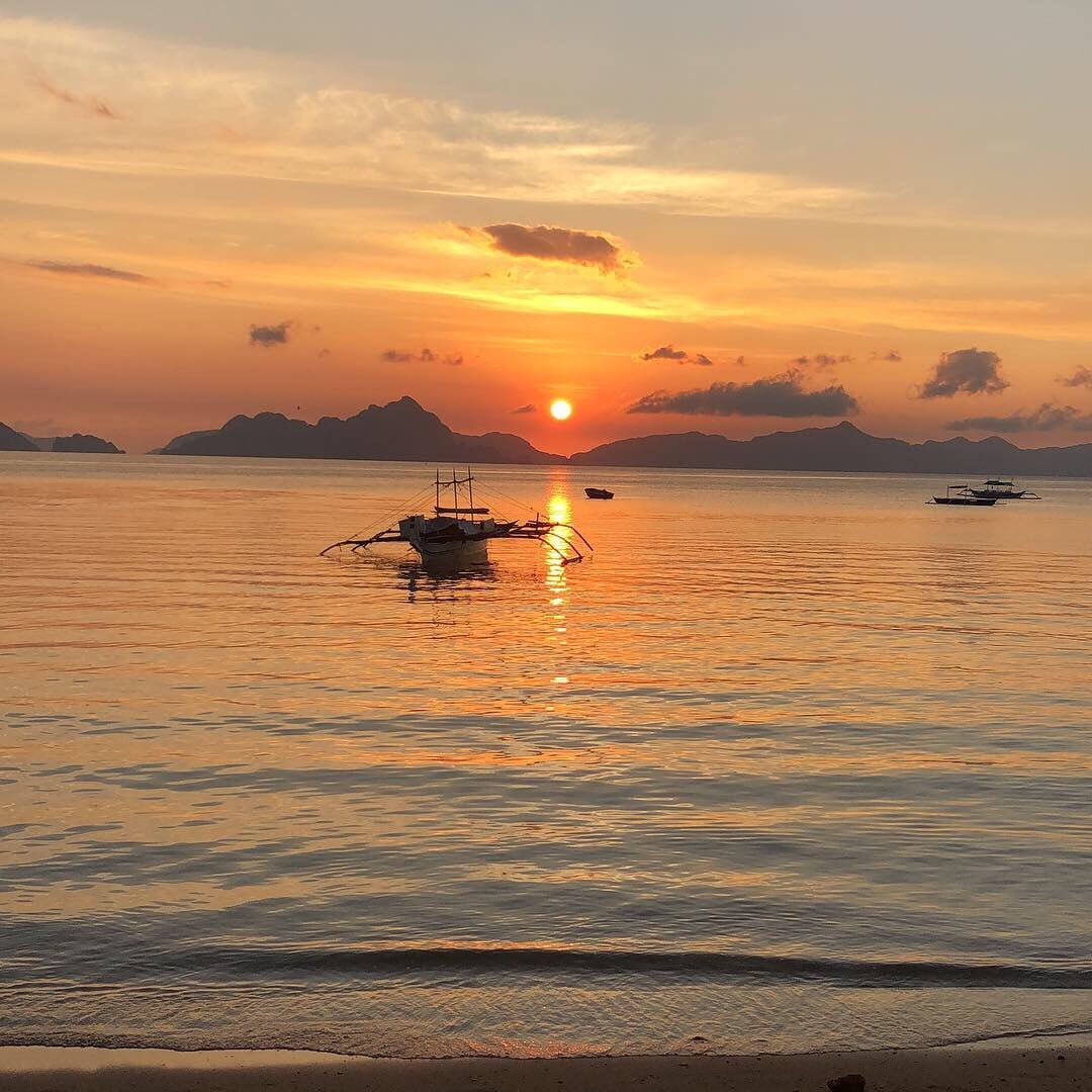 日落景观海滨豪华泳池别墅