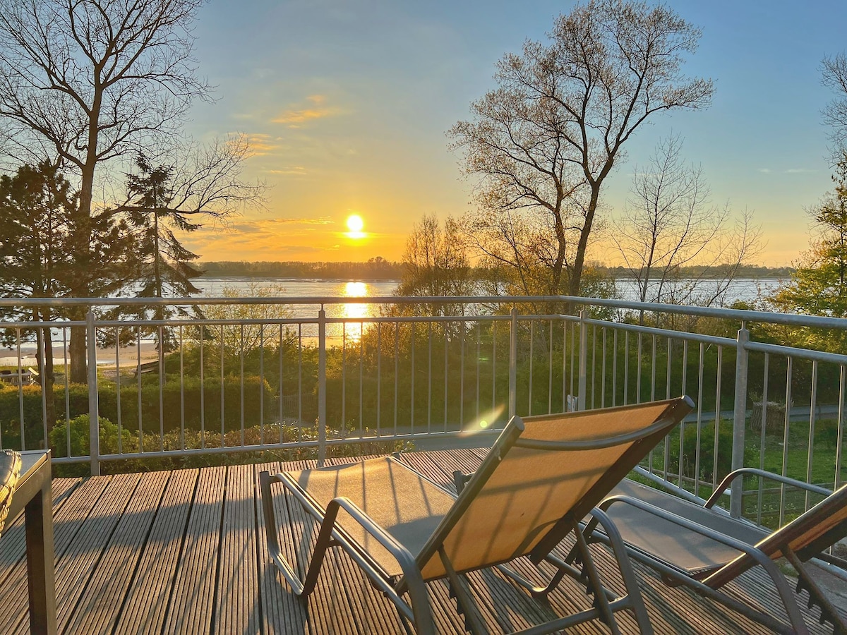 The Möwennest, Strandap. Inselmaedchen Harriersand