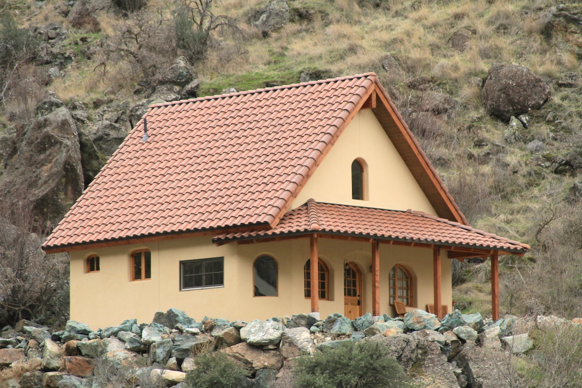 Casita with Salmon River Views