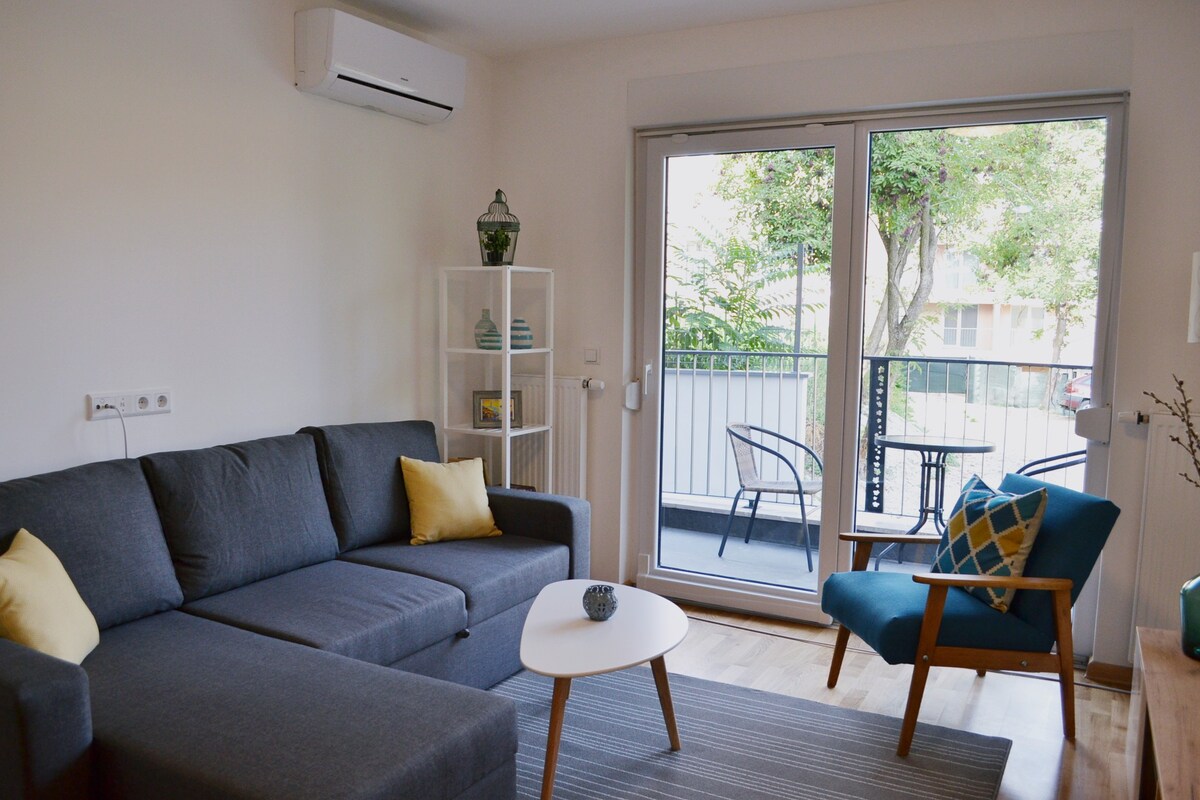 Masha公寓-带阳台的漂亮卧室