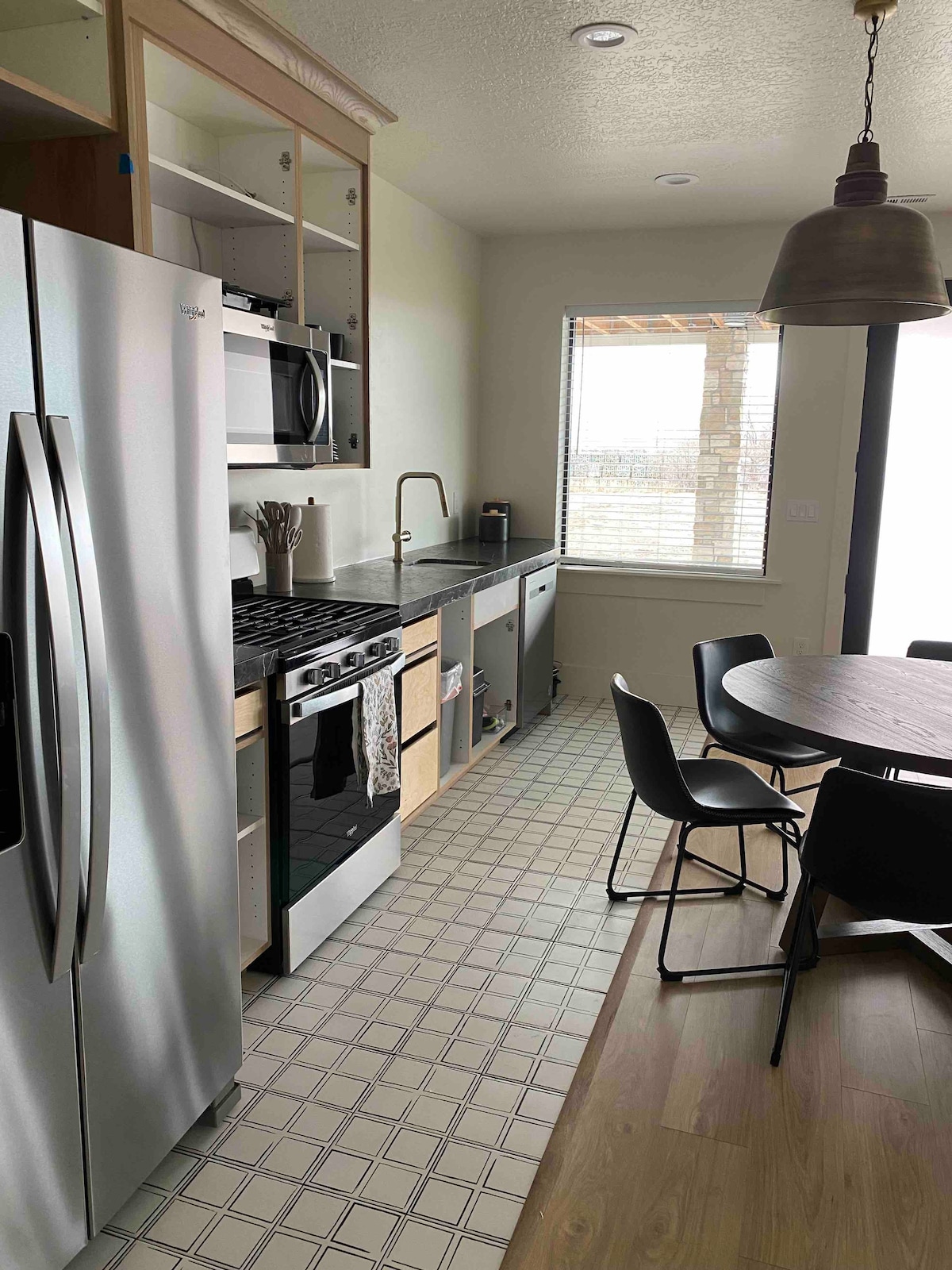 Brand new apartment sleeps 10, IDEAL Utah county