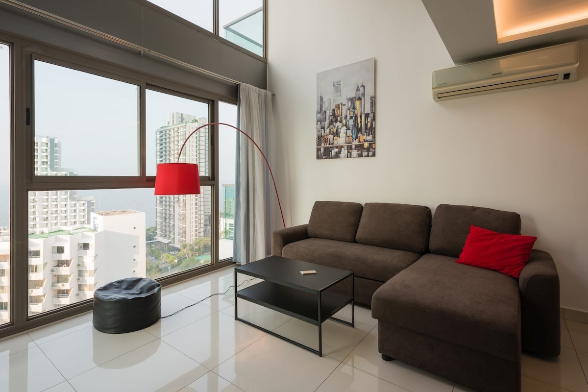 Wongamat Tower Duplex 1-Bedroom Free Electricity