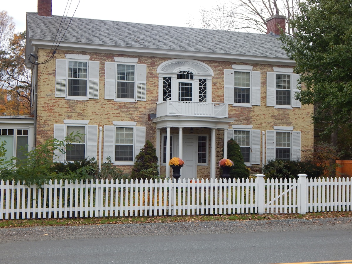 The Partridge House ， 203