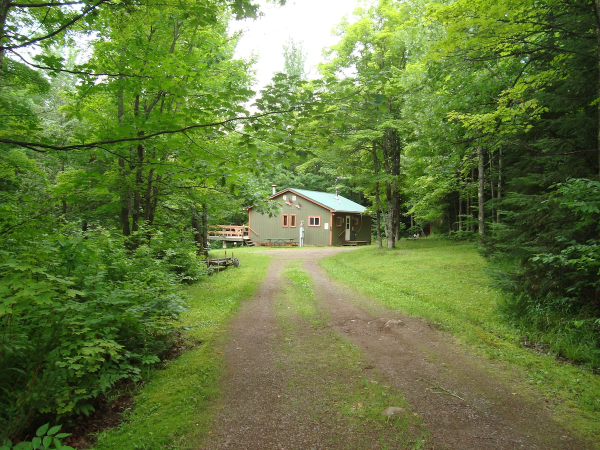 Grandpa Jim's Cabin - Trail and Gile Lake access