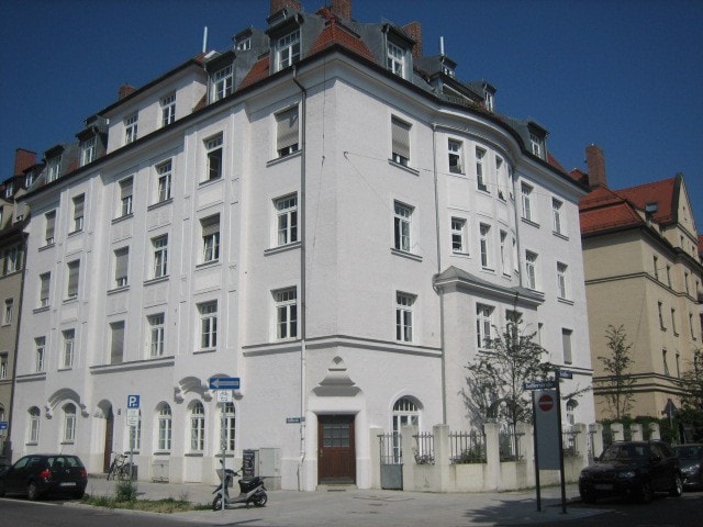 位于Westend （时尚的慕尼黑地区）的现代单间公寓