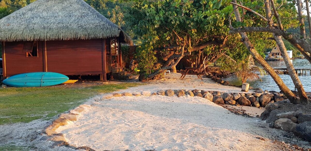 Bungalow "RAHITI" bord de mer , MOOREA