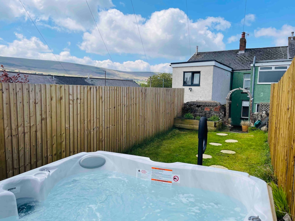 Bluebell Cottage *HOT TUB*  Edge of Brecon Beacons
