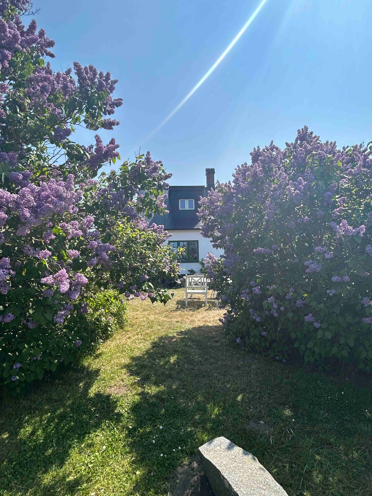 Sommarhus med egen trädgård i Smygehamn