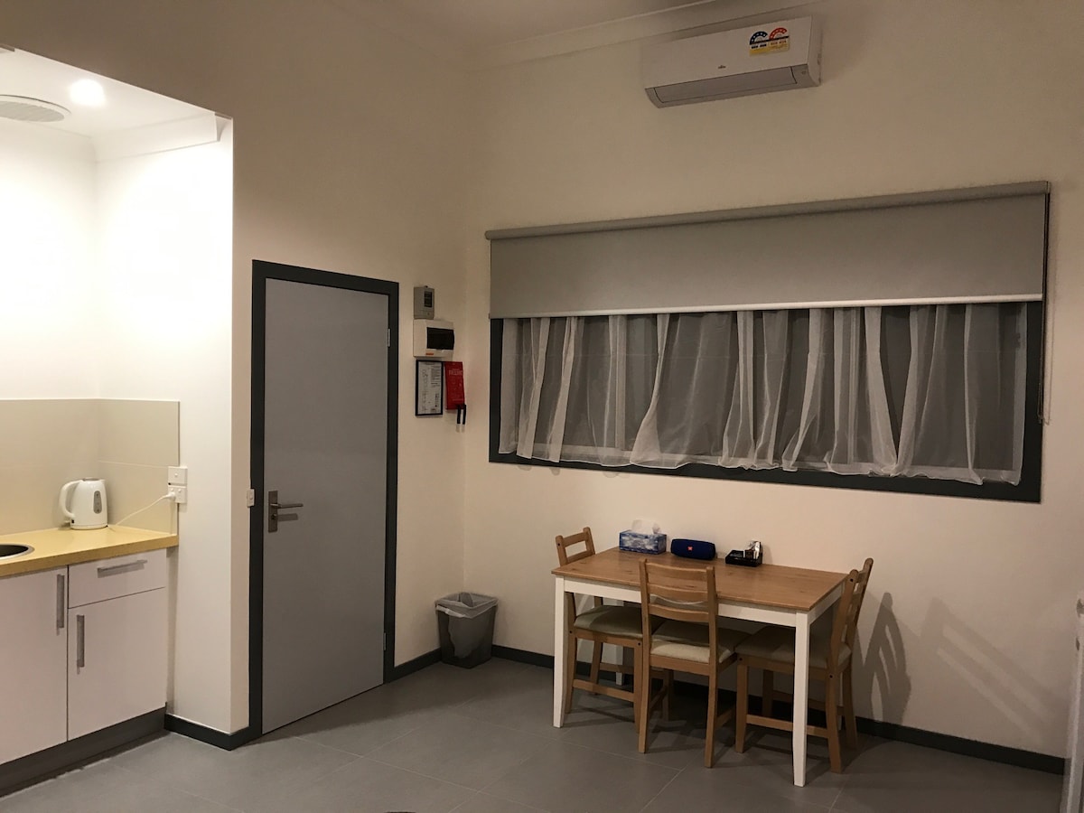 12号房-带独立卫生间的宽敞独立房间