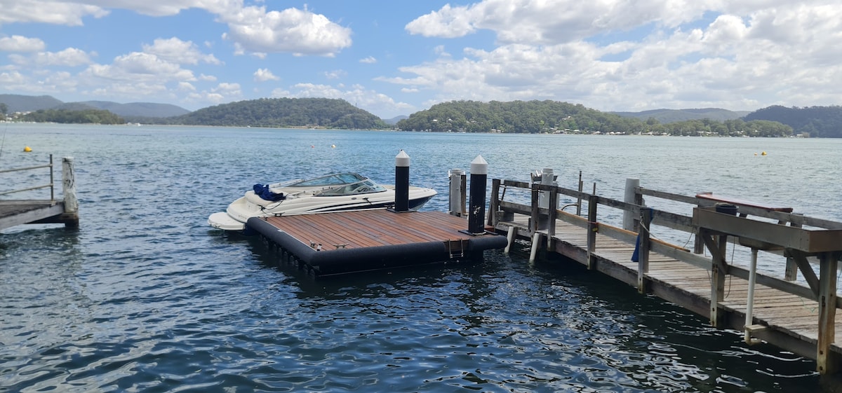 "SUNDECK" Waterfront  HAWKESBURY, COWAN, PITTWATER