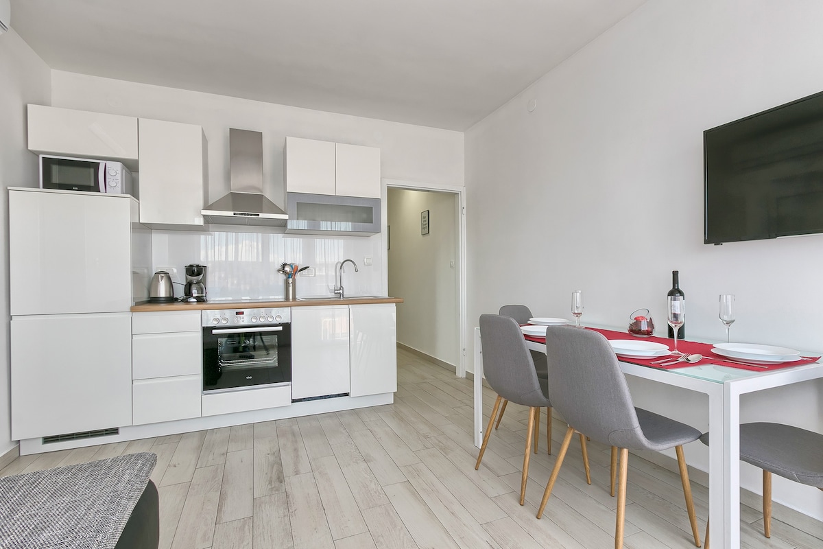 Ancora Center Apartment