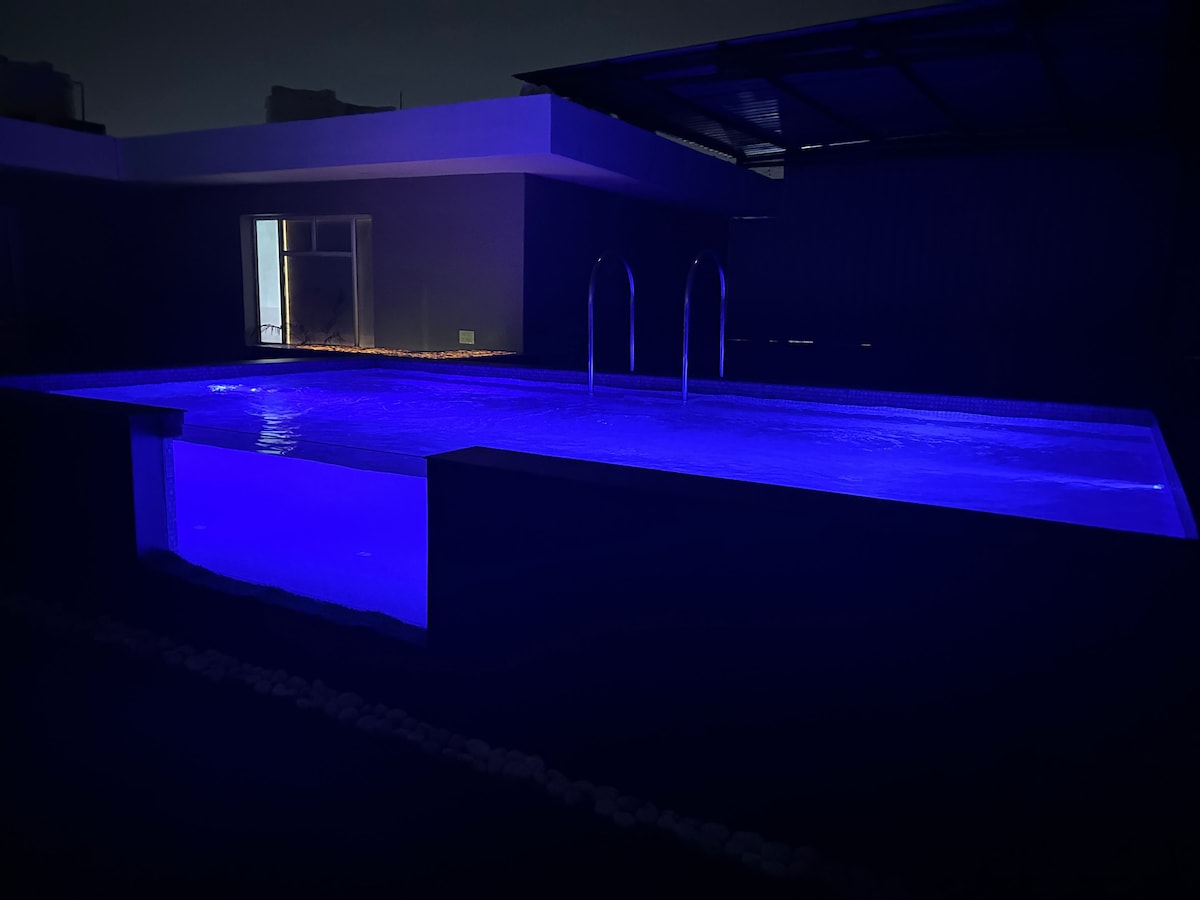 Pool Suite
