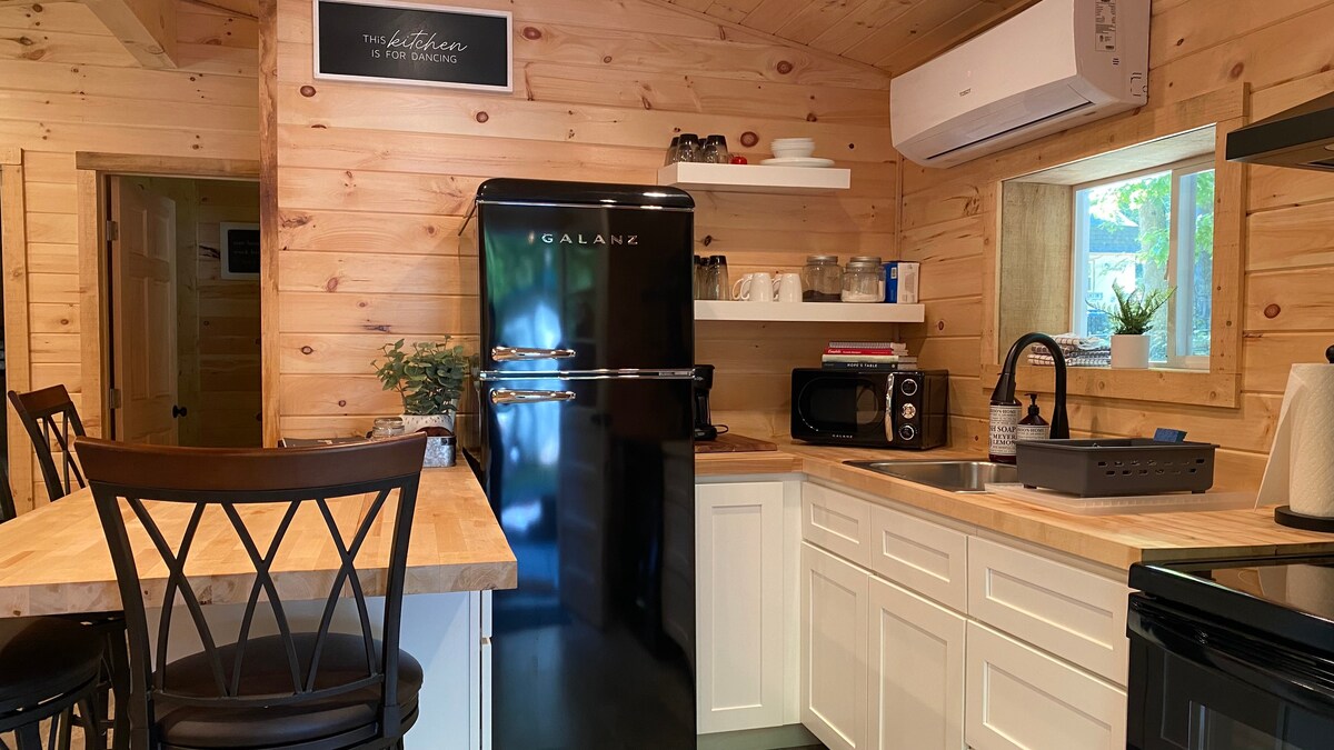 Woodside Retreat -全功能厨房改造小木屋