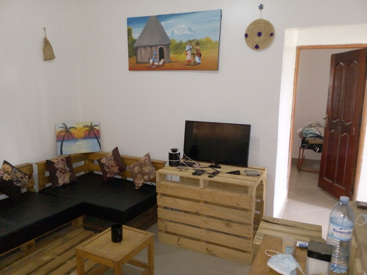 two bedroom apartment ,well furnished , self-contained , free parking spot and quite environment