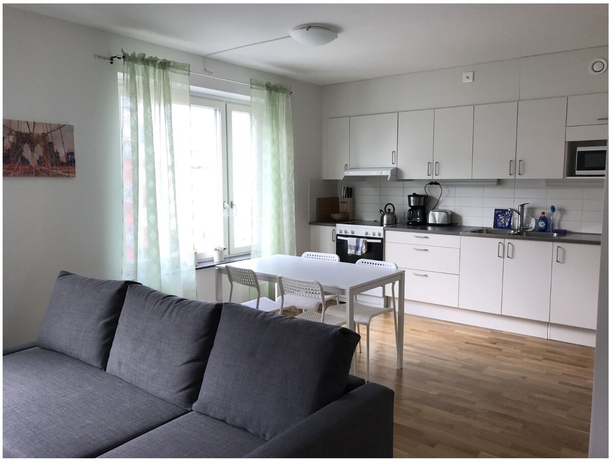 Linköping ：配有5张床的三卧室公寓