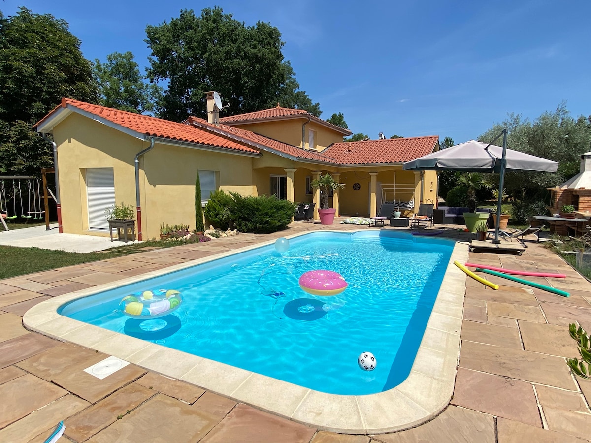 Villa ac piscine "Le Clos Vallon" Gleizé