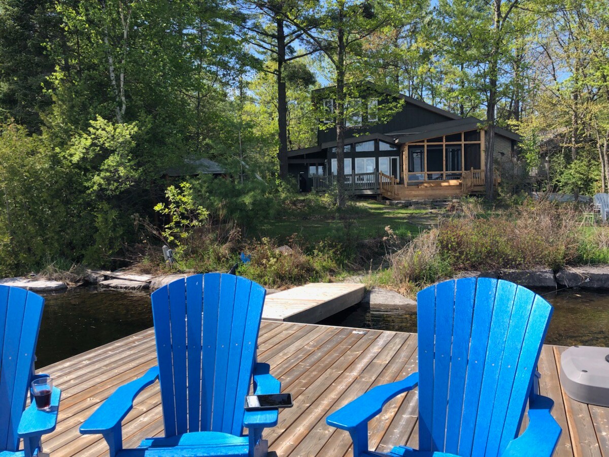 Spectacular Family Cottage in the Kawarthas