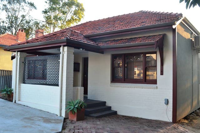 Fremantle Colonial Lodge 1