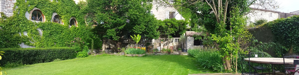 Maison de charme donnant sur le fleuve Hérault