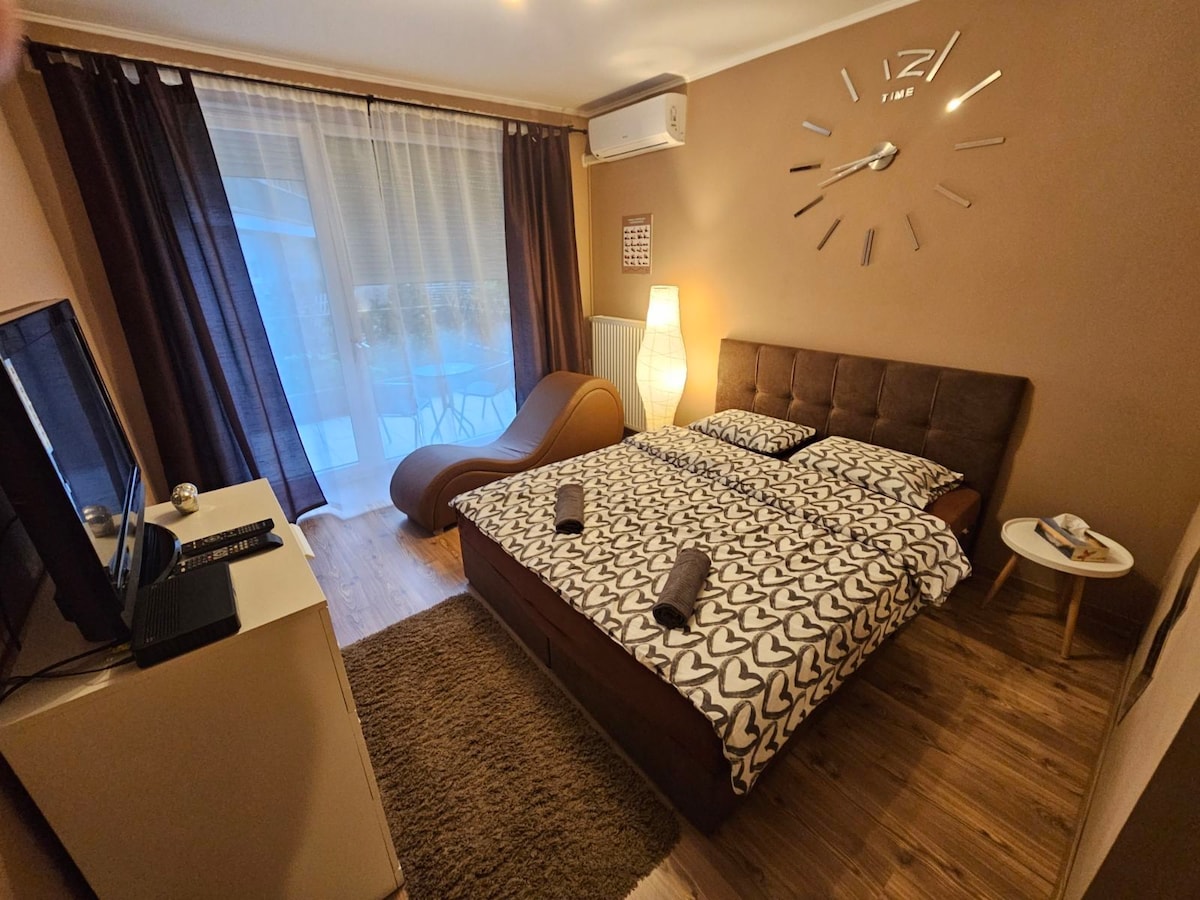 N&Z apartman, modern garzon, Dunához közel N