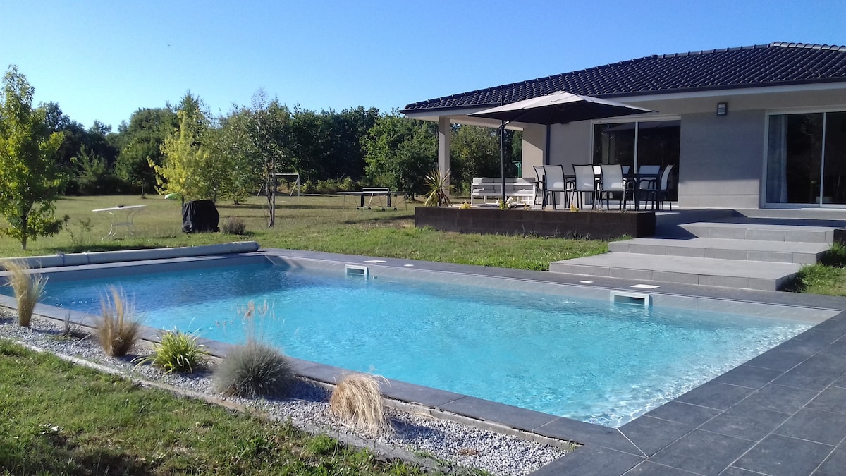 Villa contemporaine 6 couchages piscine privée