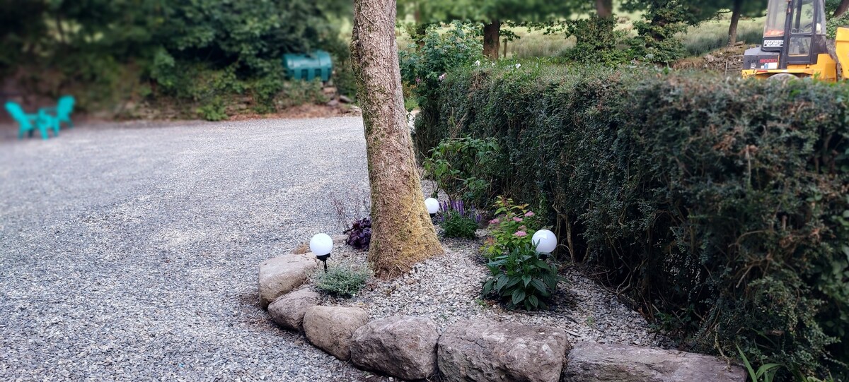 Comeragh mountain farmhouse -walkways within 1km.