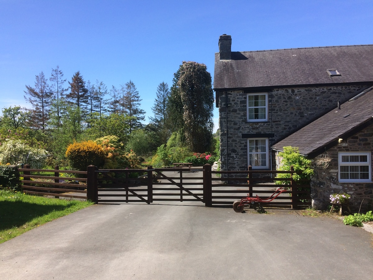 Comfortable and welcoming farmhouse