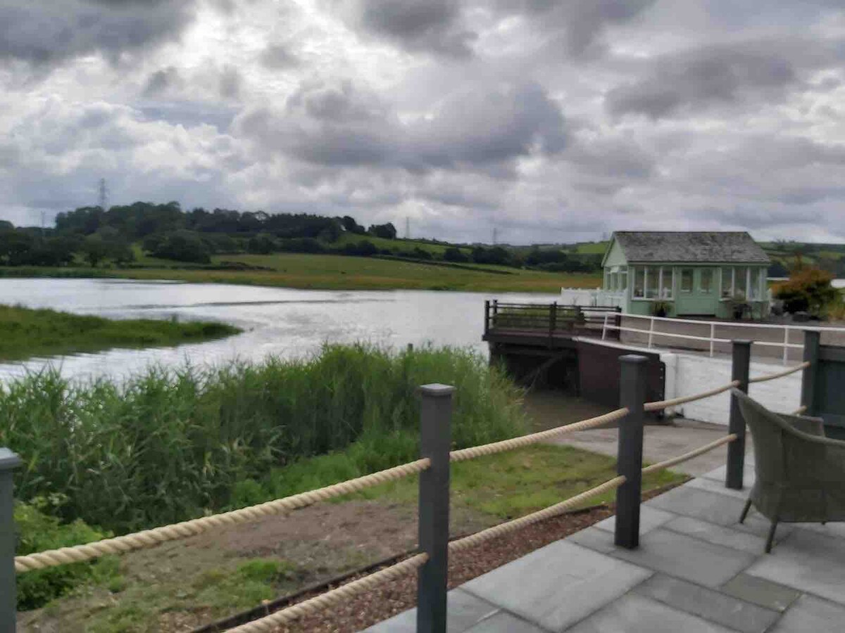 The Boathouse Carmarthen West Wales Riverside