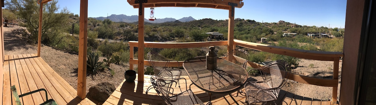 索诺兰沙漠（ Sonoran Desert ）的西侧步道度假屋