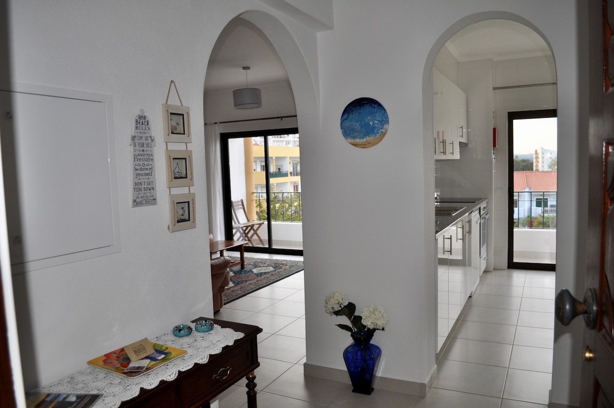 Great apartment close to the famous D. Ana beach