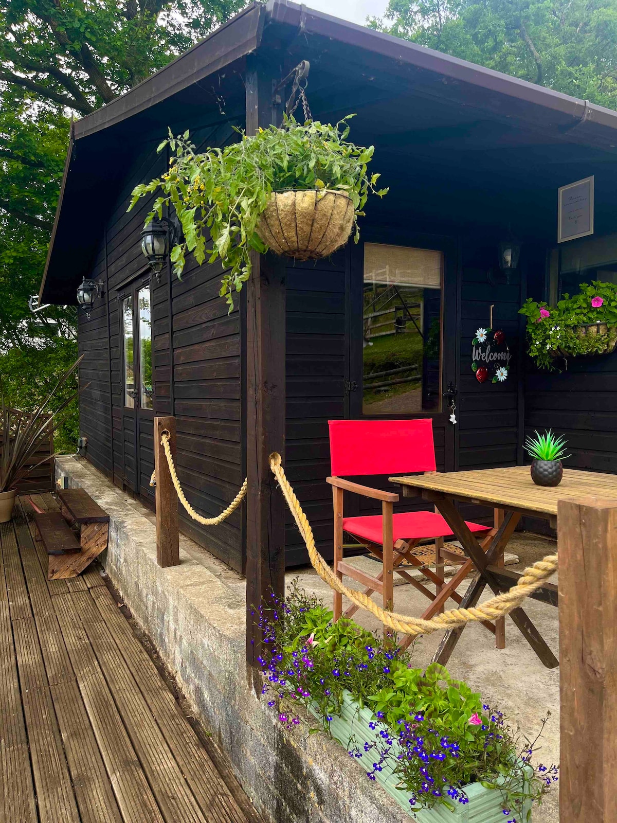 Greenacre Cabin with private hot tub