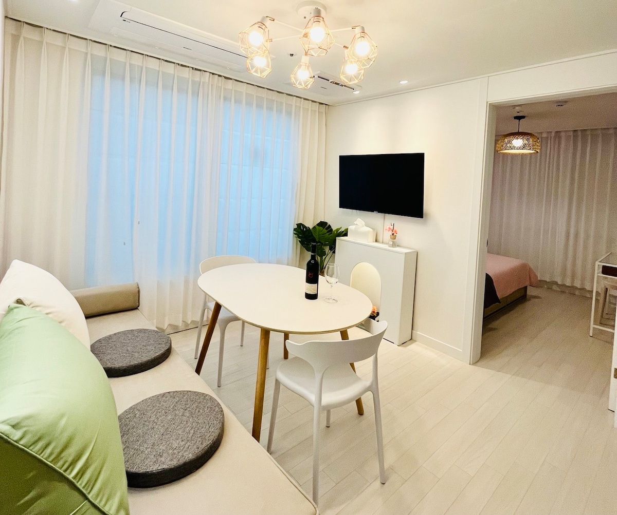 New BLDG! Sunny23/3min to Seoul Stn/Rooftop/명동/주차