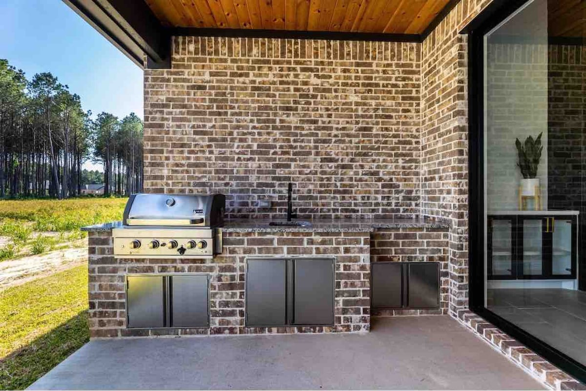 Smart Home 40 mins From HTX- No Extra FEES!