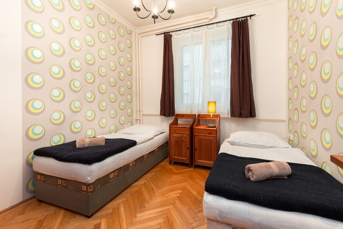 Central Artist公寓的卧室， Wesselényi街