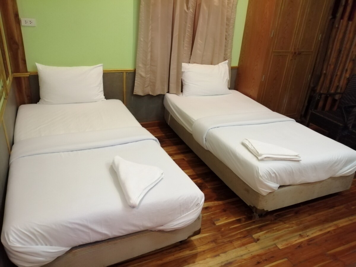 Nang Phraya度假村一流的高级双床房