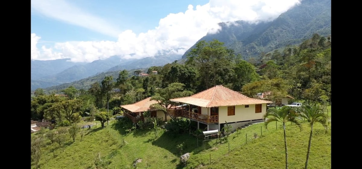 Villa Tamarin met prachtig uitzicht in de vallei