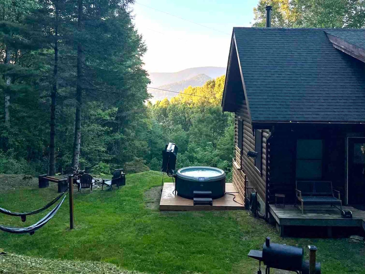 隐蔽的旅馆SG ：带热水浴缸的Boone小屋+景观