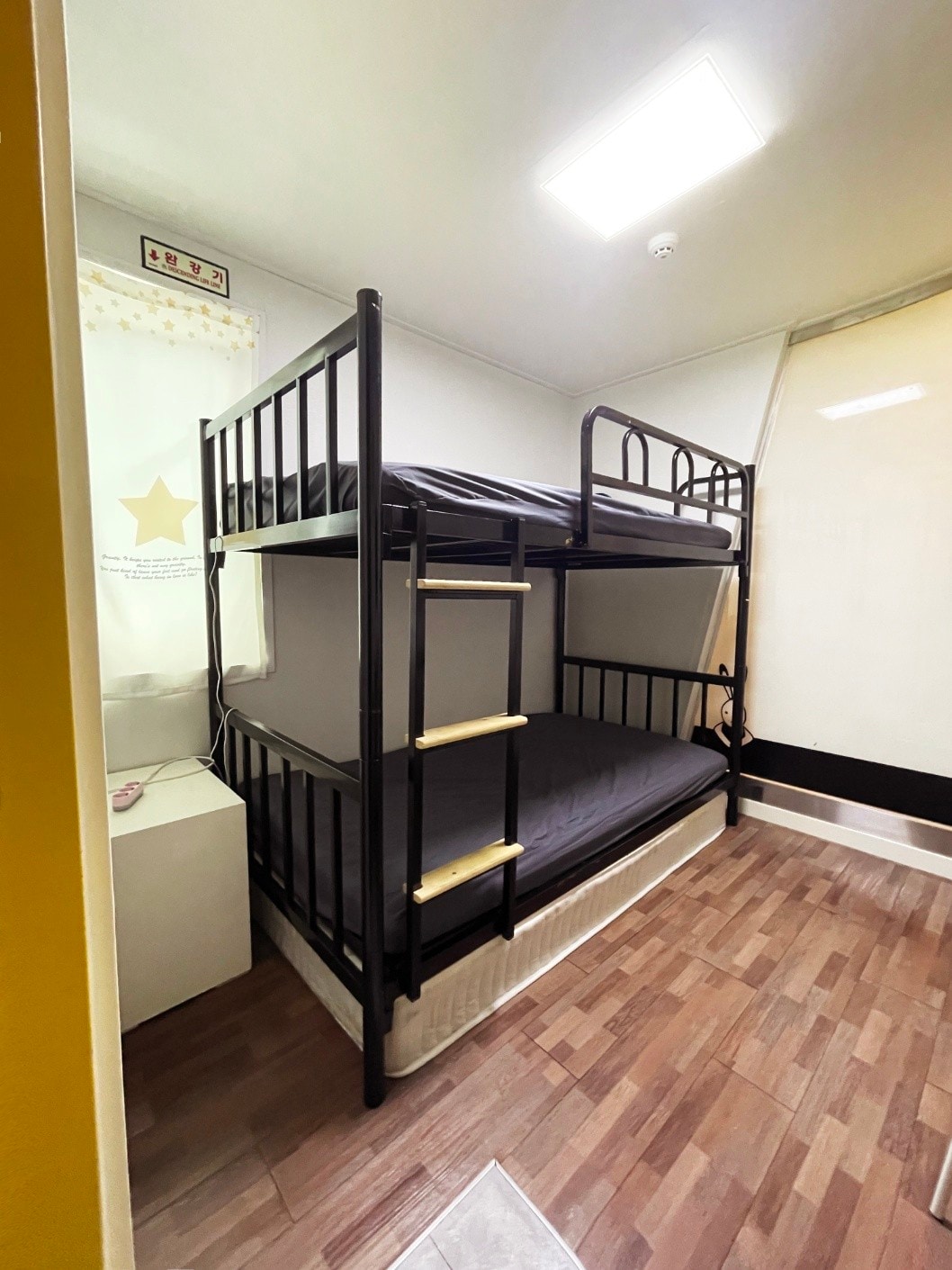 905
房间舒适的独立房间，带卫生间
24房客大道