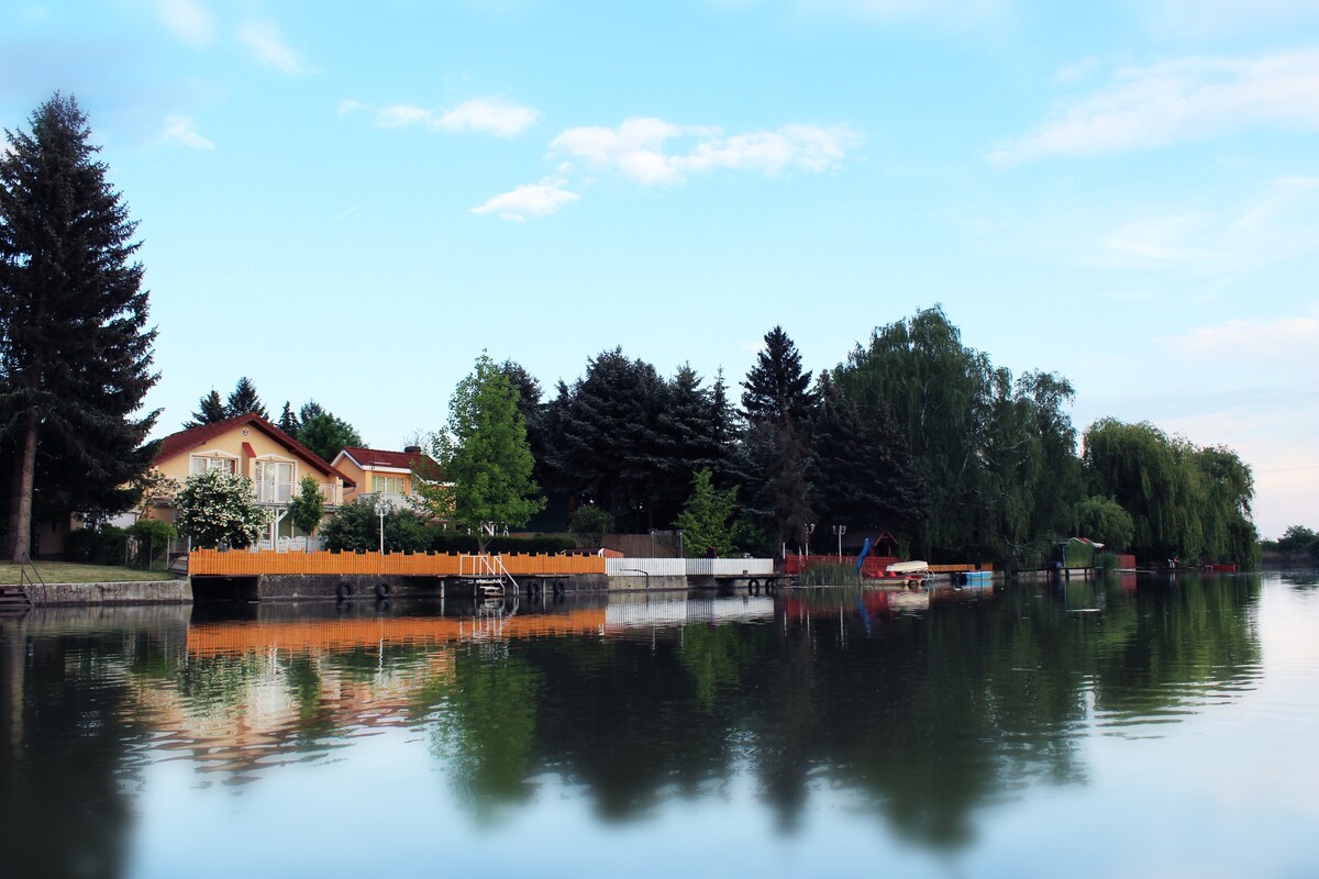 匈牙利双子湖畔别墅