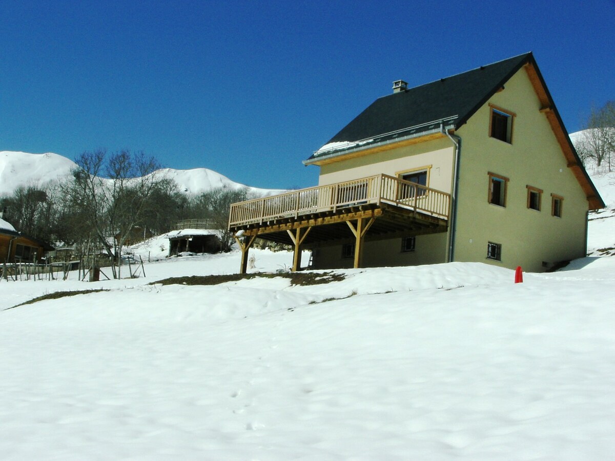 比利牛斯山风景度假木屋，靠近滑雪胜地