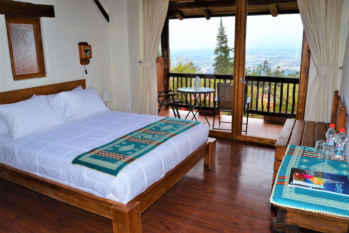 Ilatoa Lodge ，在Tumbaco享受宁静和休息。