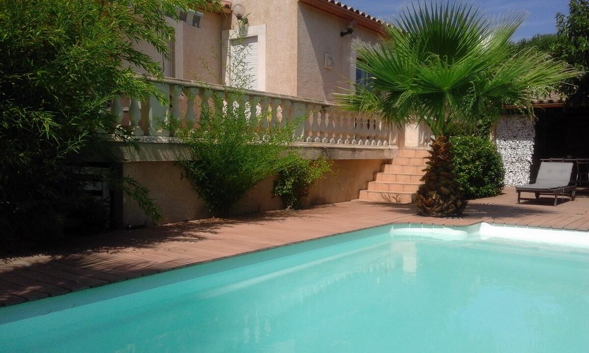 美丽的别墅，带私人泳池，位于小camargue