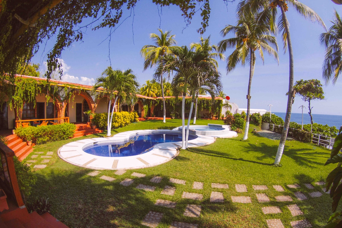 Punta Elephante-Hacienda Style Villa @ ocean cliff