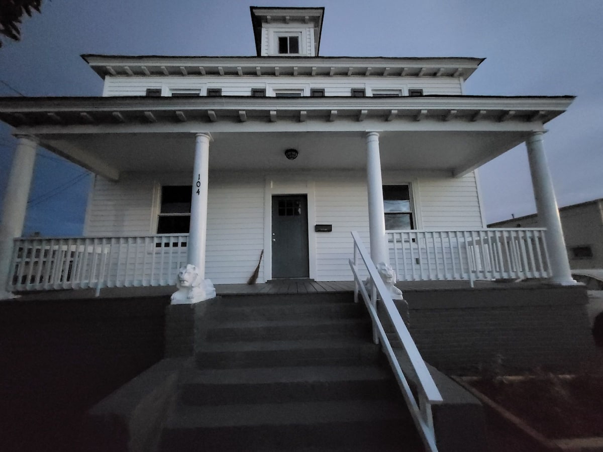 Ghost House: The Martha Room